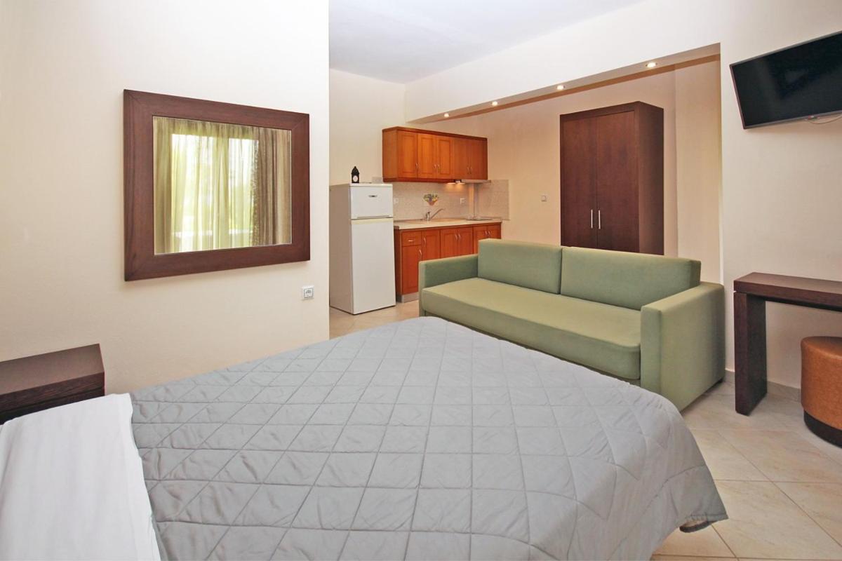 Stamos Apartments And Studios Vourvourou Quarto foto